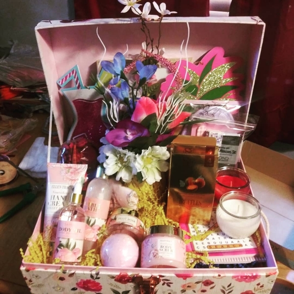 All Occasions Baskets/Boxes Made to order - Picture 6 of 12